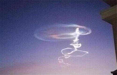 9.8新疆ufo事件懸停5小時的經過和背后的真相