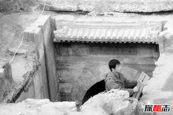 大太監(jiān)李蓮英死亡之謎墳?zāi)怪兄灰?jiàn)頭顱和長(zhǎng)辮子(病死或仇家暗殺)