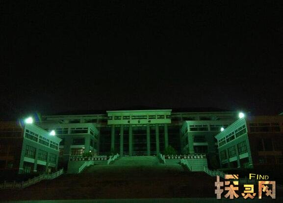 中國(guó)十大鬼校